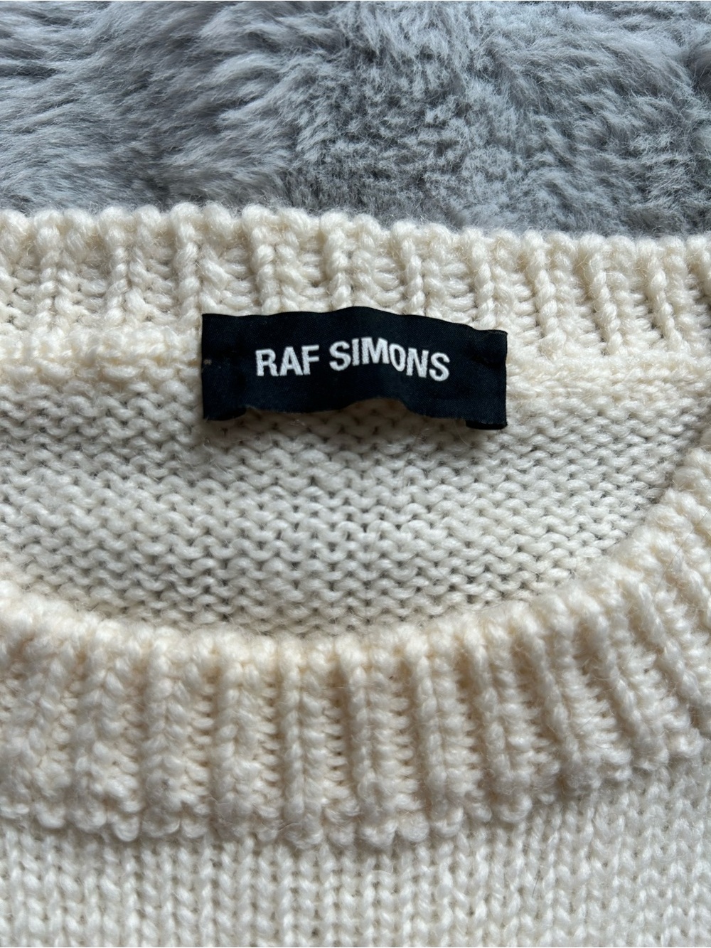 Raf Simons Cream Crewneck Sweater with Black Fox Graphic - Picture 2 of 4
